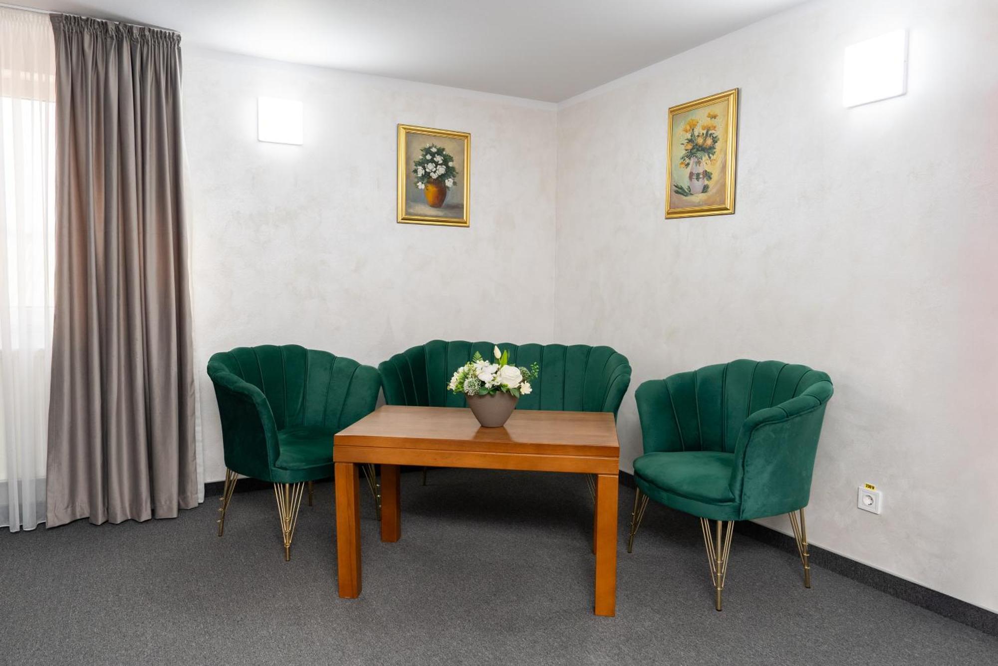 Hotel Casa De Piatra Scheia Bagian luar foto