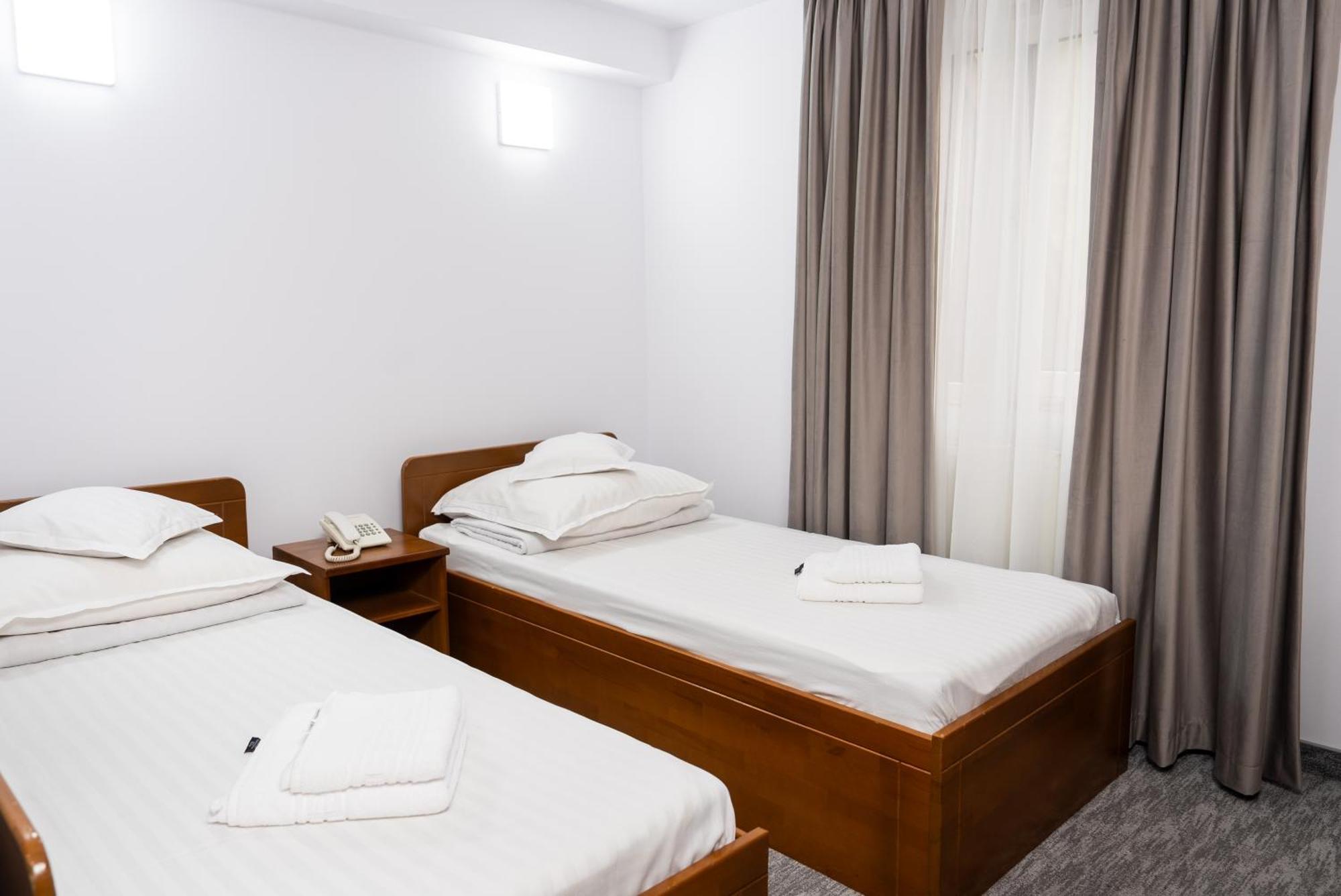 Hotel Casa De Piatra Scheia Bagian luar foto